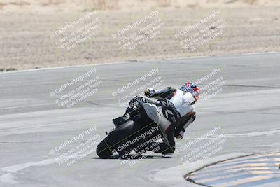 media/Oct-05-2025-CVMA (Sun) [[beeef4f201]]/Race 10-Formula Lightweight Twins Shootout/